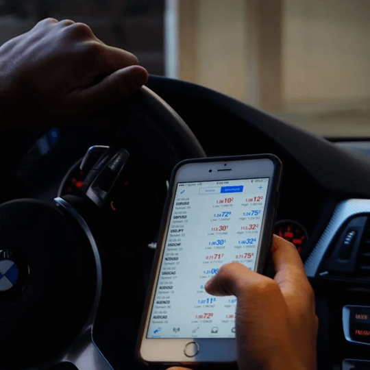 Velonex Arya équipe d'experts en investissement cryptographique